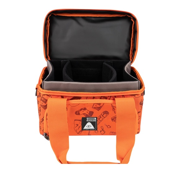 NWT Poler Stuff 10 Barrel x Poler Camera Cooler Bag - Picture 9 of 11